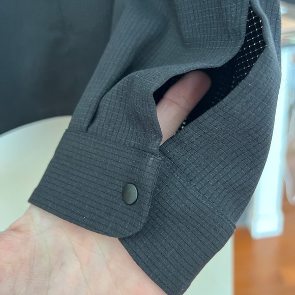 Lululemon Ventlight Button Up Shirt - Picture 4 of 6